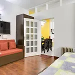 Moydom Nice & Cosy Private 1 Bhk Apartment Opp Nfc Market