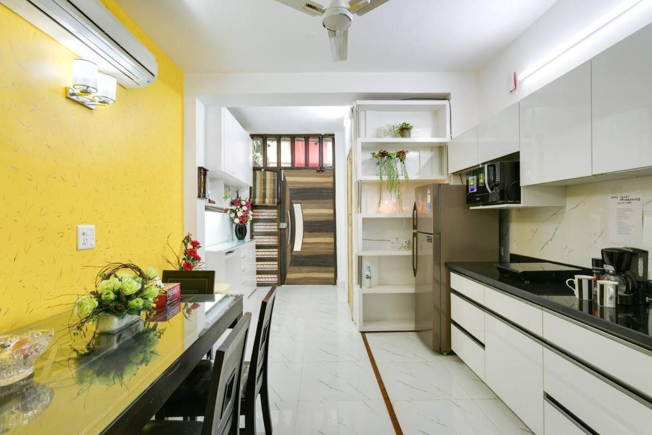 Moydom & Cosy Private 1 Bhk Opp Nfc Market New Delhi