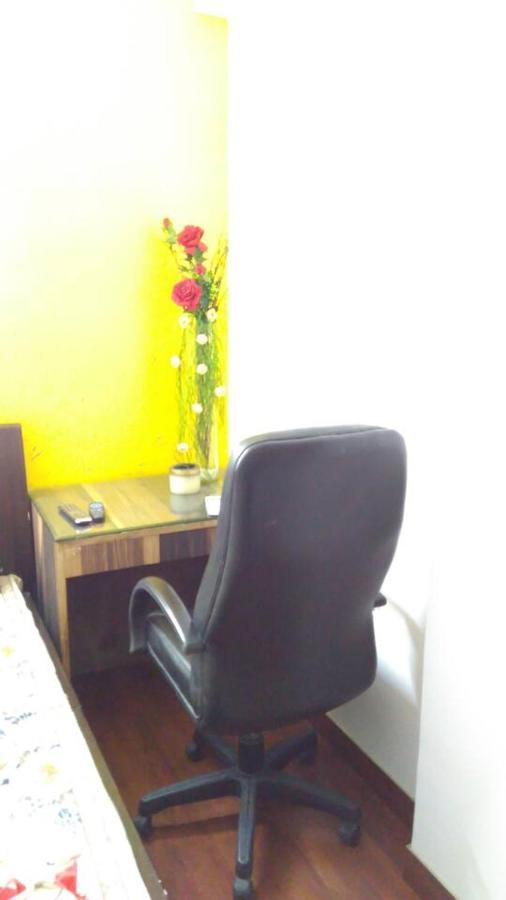 Moydom & Cosy Private 1 Bhk Opp Nfc Market Apartment